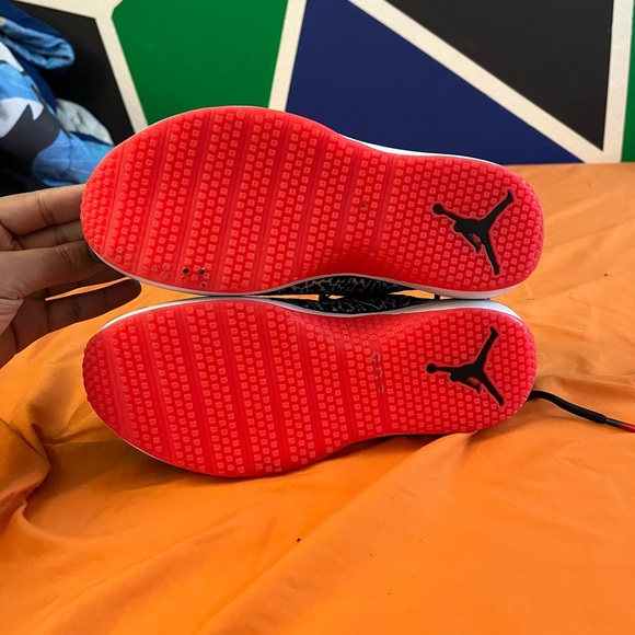 Cement and neon red YM Jordan’s size 6.5 - Picture 5 of 5